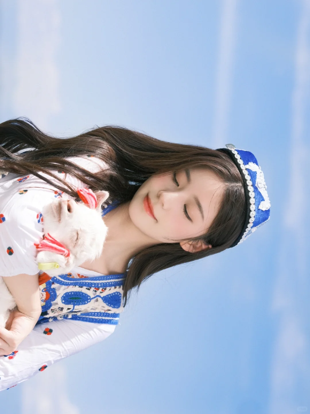 与小羊羔合影🩵🤍
