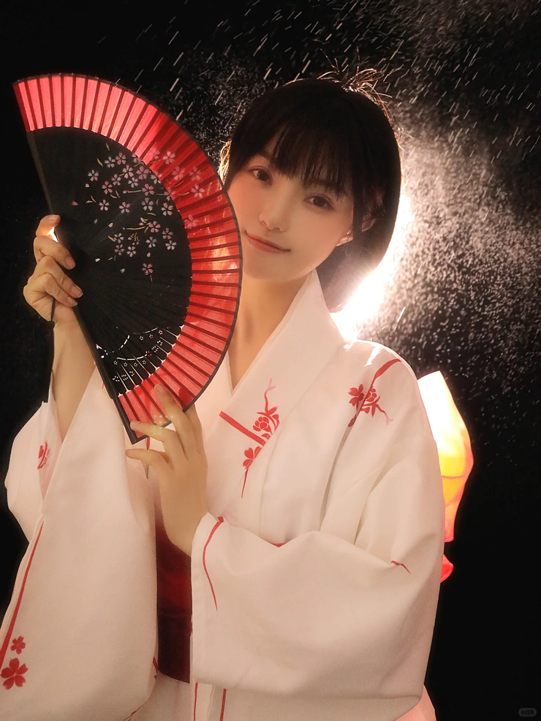 在黑夜里也闪闪发光的少女✨