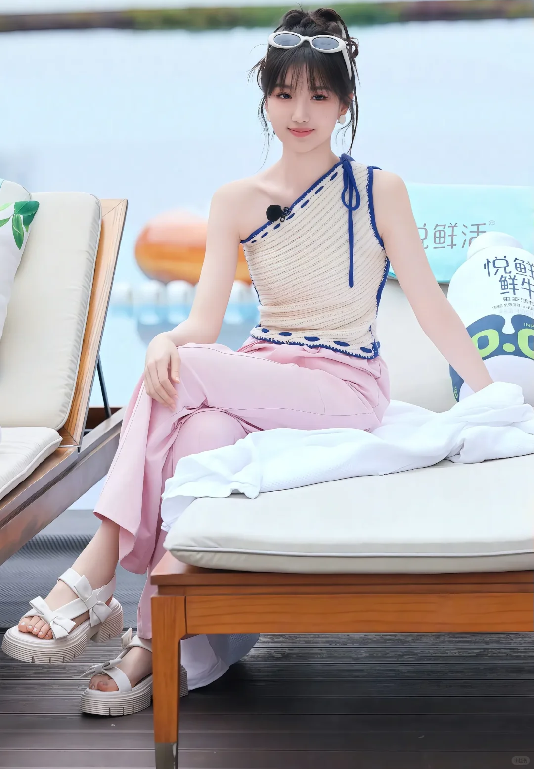 毛晓彤：甜美与坚韧交织的精灵