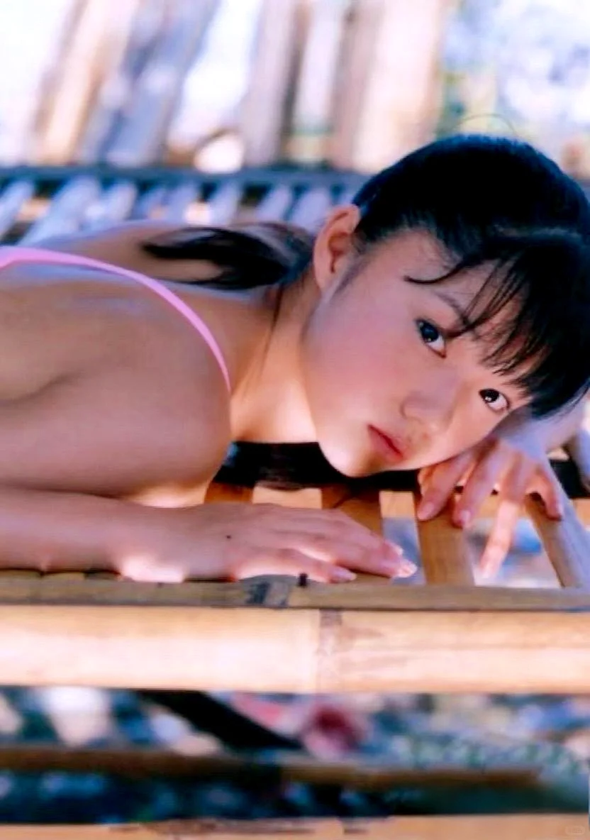 🔍 ‌日本少女美学：艺术、伦理与男凝反思