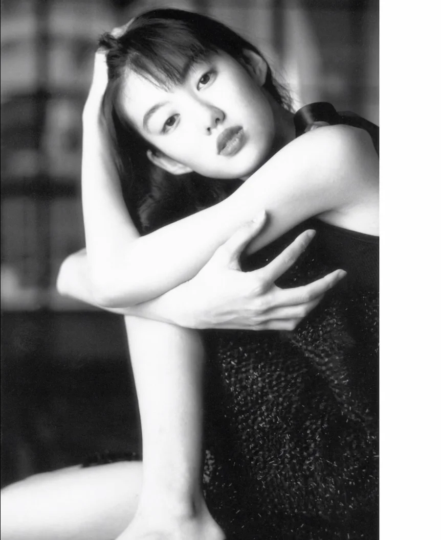 友坂理惠｜『裸足の天使』写真集