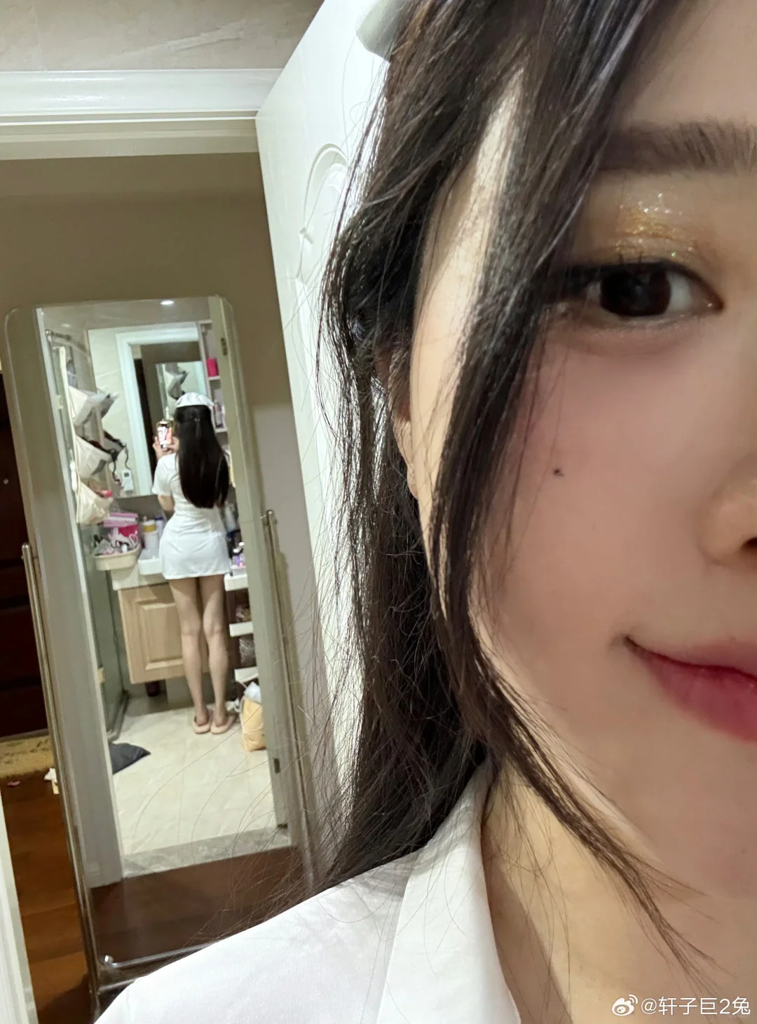 轩子巨2兔最新美图:白色护士服