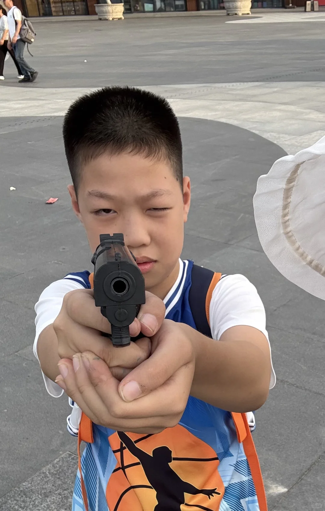 论如何威胁快绝经的女员工