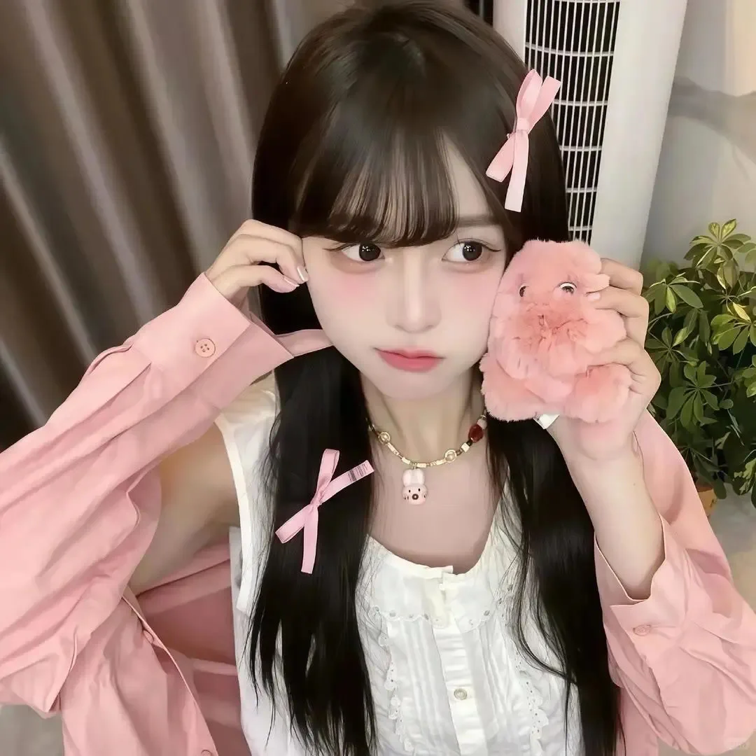 7.5 𝙒𝙚𝘾𝙝𝙖𝙩女生头像