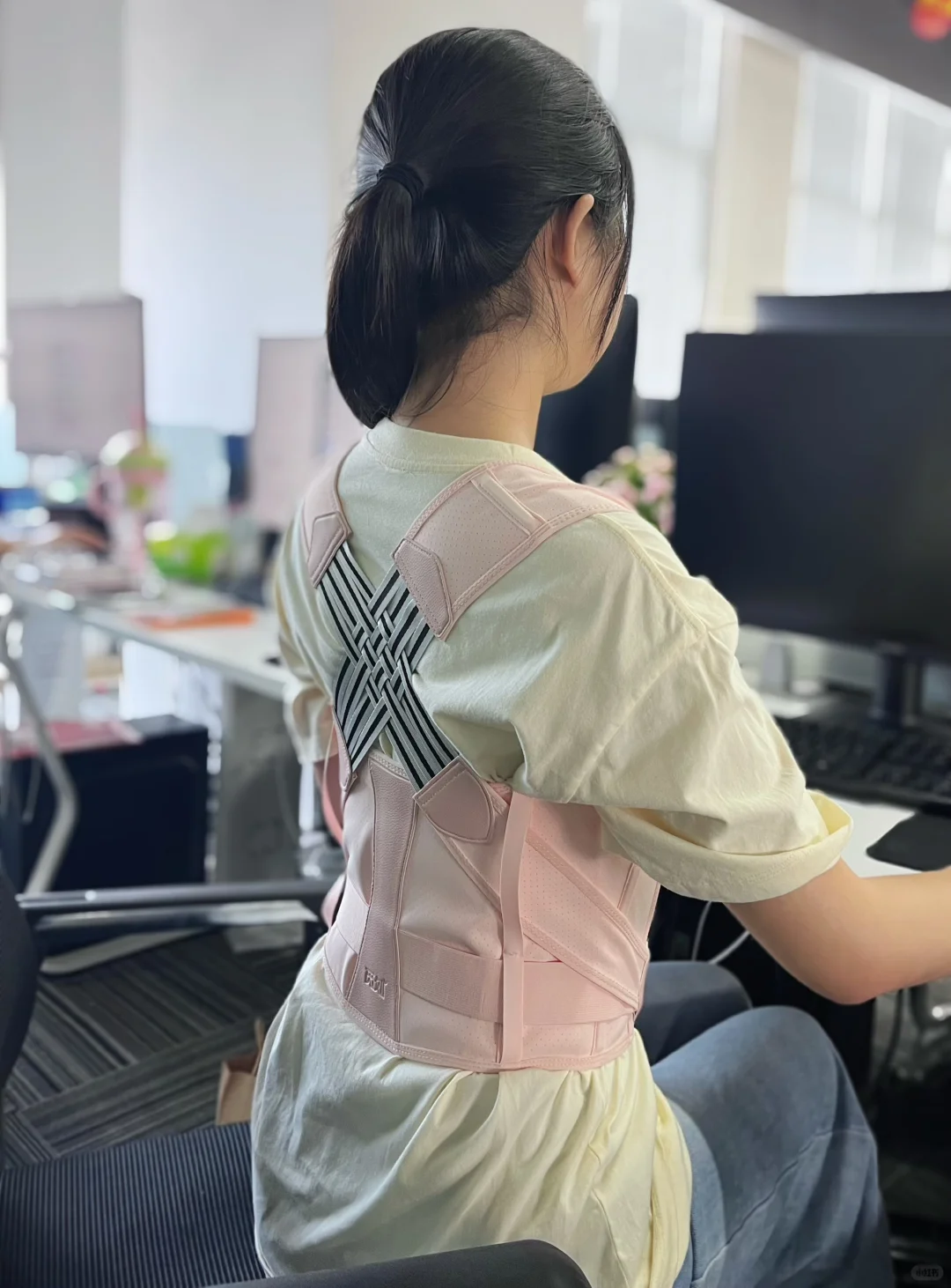 这个骚粉矫姿带我夸爆。。。