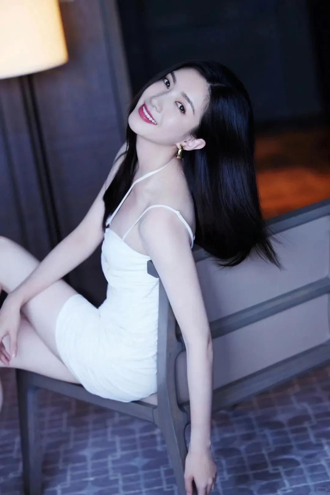 江疏影，性感长腿写真，真的太顶了
