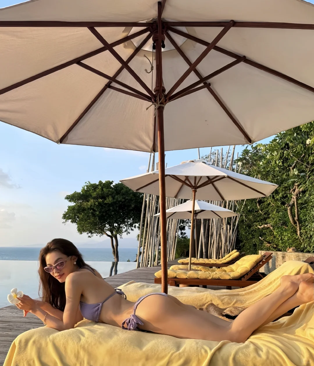 钟楚曦｜泳衣要焊在身上😘