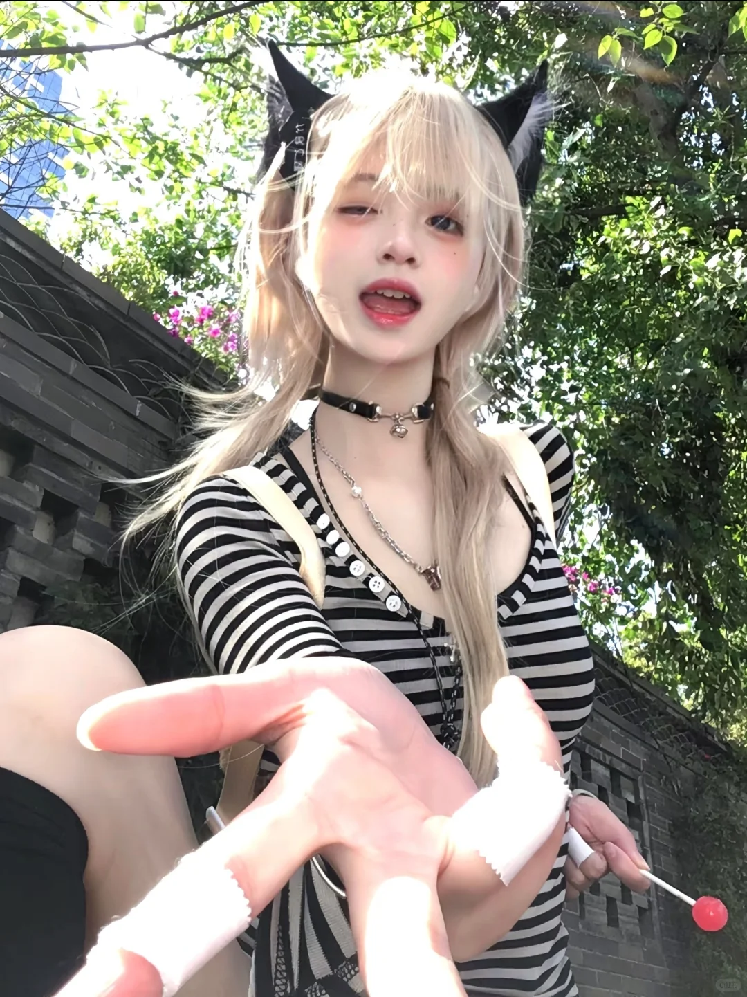 小可姐的伸手杀真的是太萌啦(ฅ´ω`ฅ)
