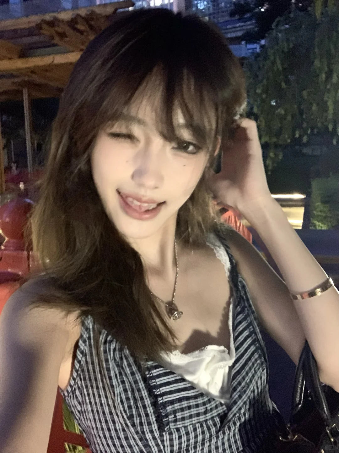 ( ̀⌄ ́)！