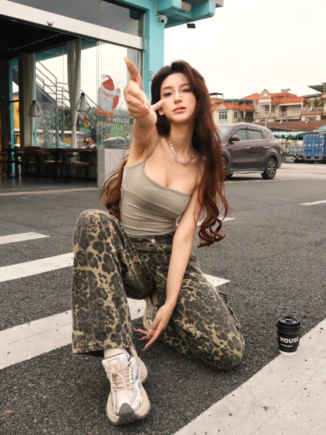 朋友说我有点像angelababy