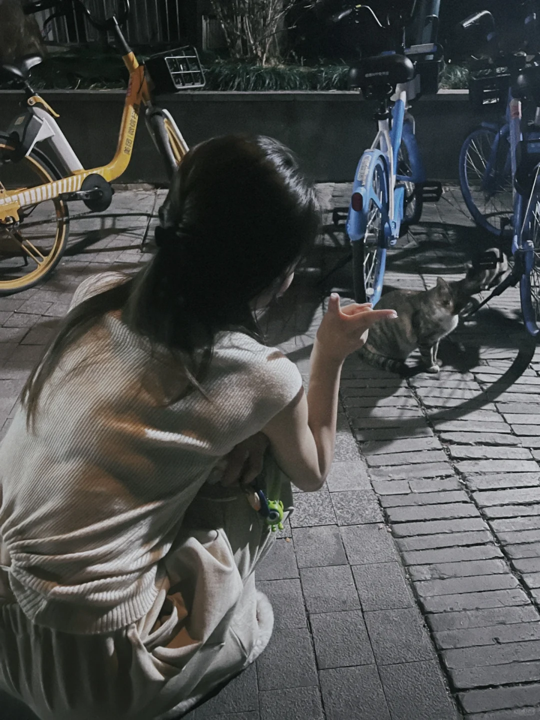 成为氛围感美女怎么拍