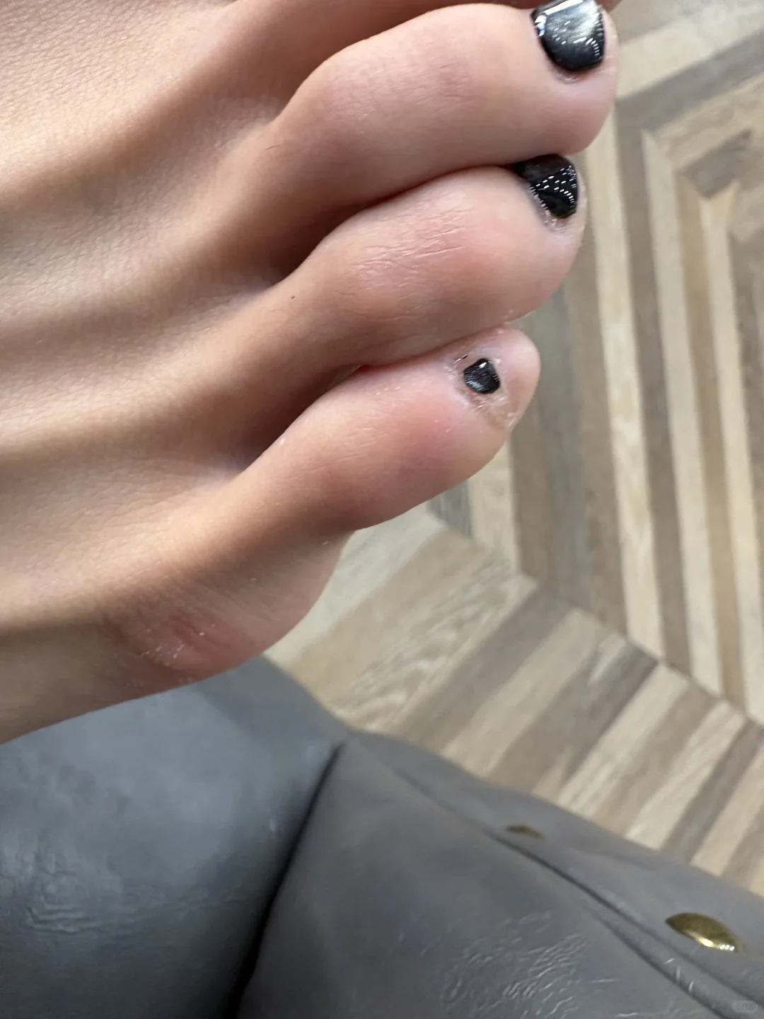 交出你们的夏日美脚！（以及我的小小小脚趾
