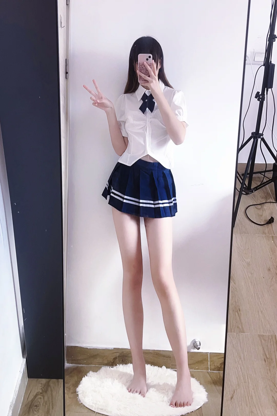光腿OR吊带袜？哪个更好看