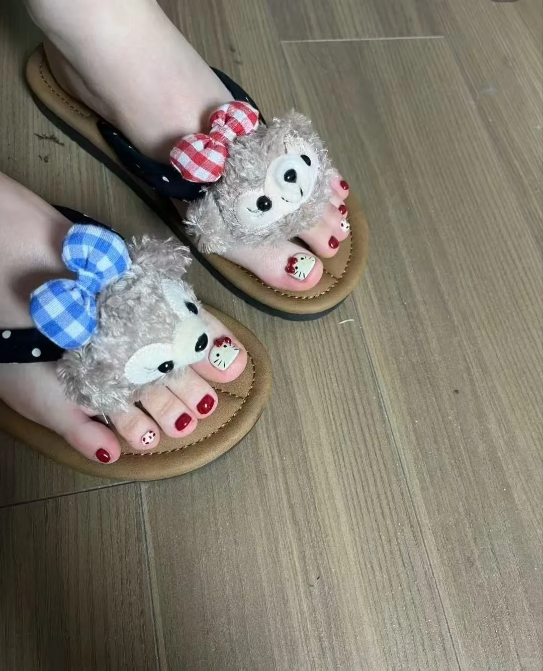 夏日可爱的KT猫美足 姐妹们快约起来呀