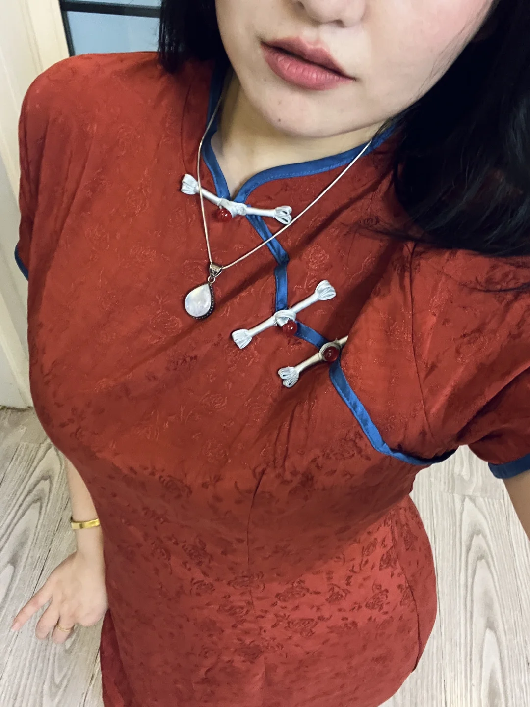 微胖且明艳又姨里姨气