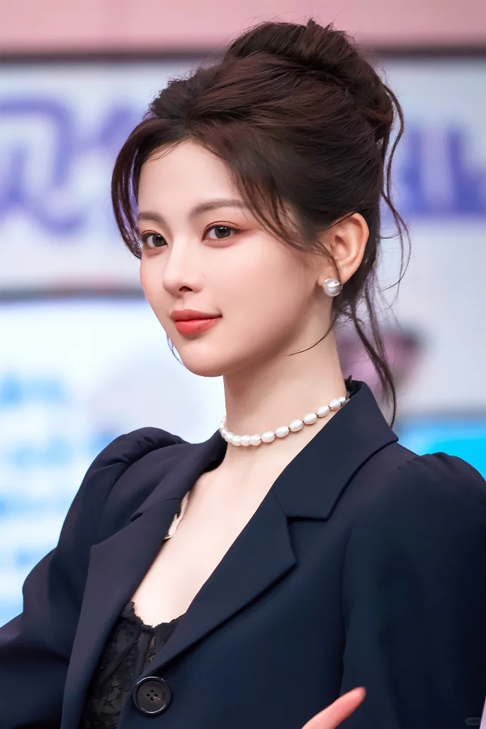 杨超越的美足