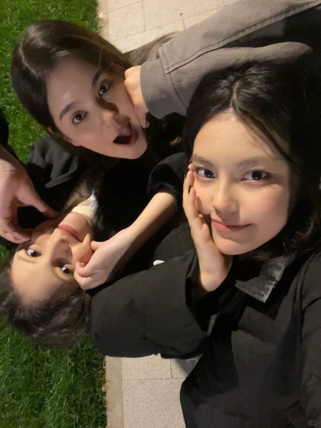 点进来可以看到超多美女