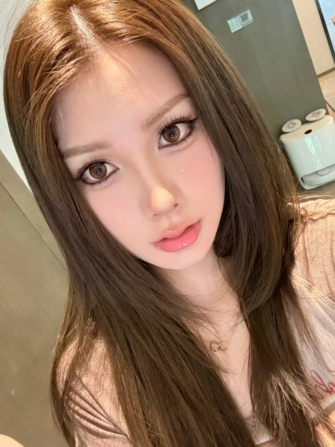 亚裔嫩模风小琥珀！人生美瞳+1