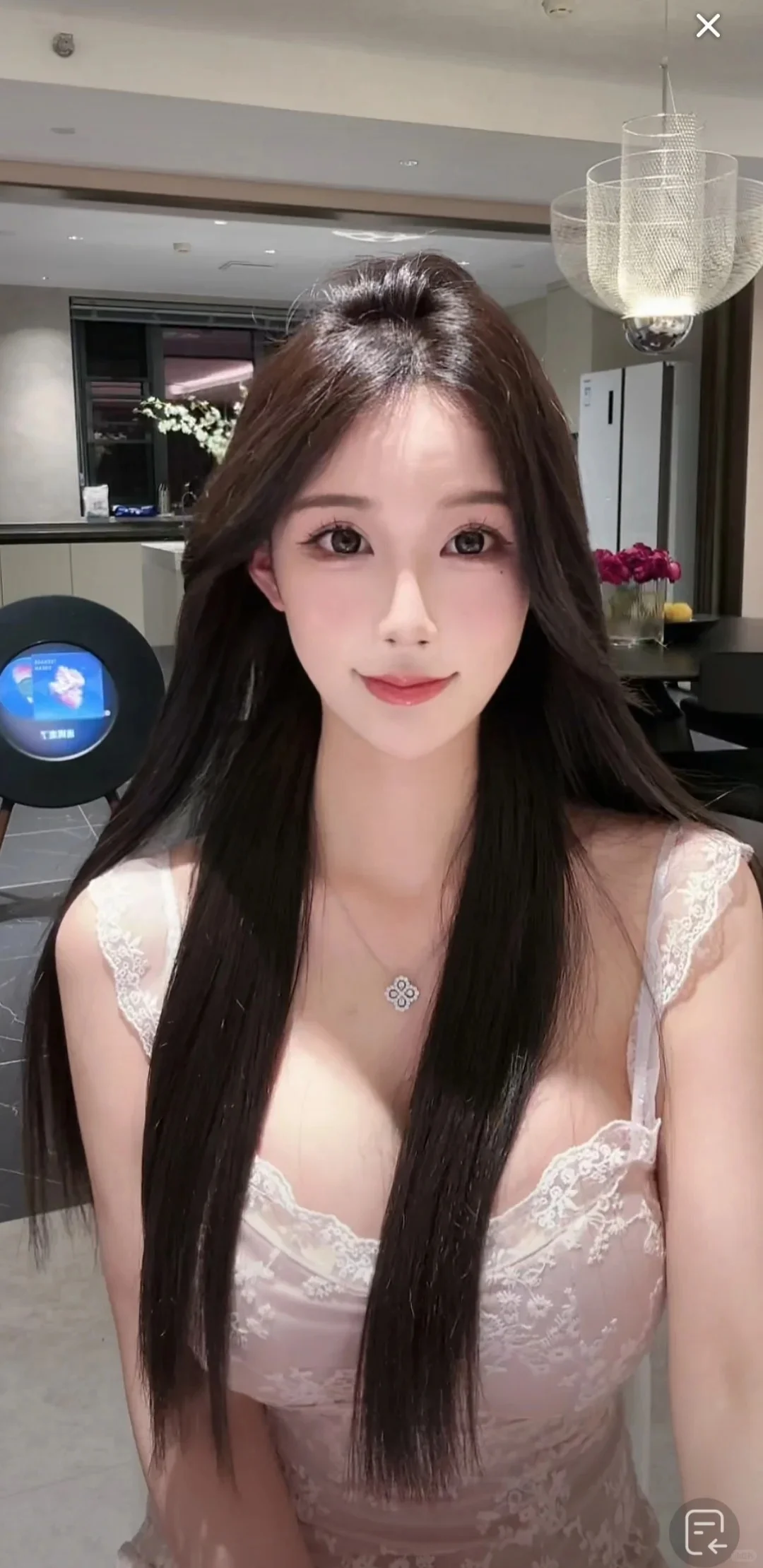 惊！这主播直播睡觉都能被大哥追着宠😍