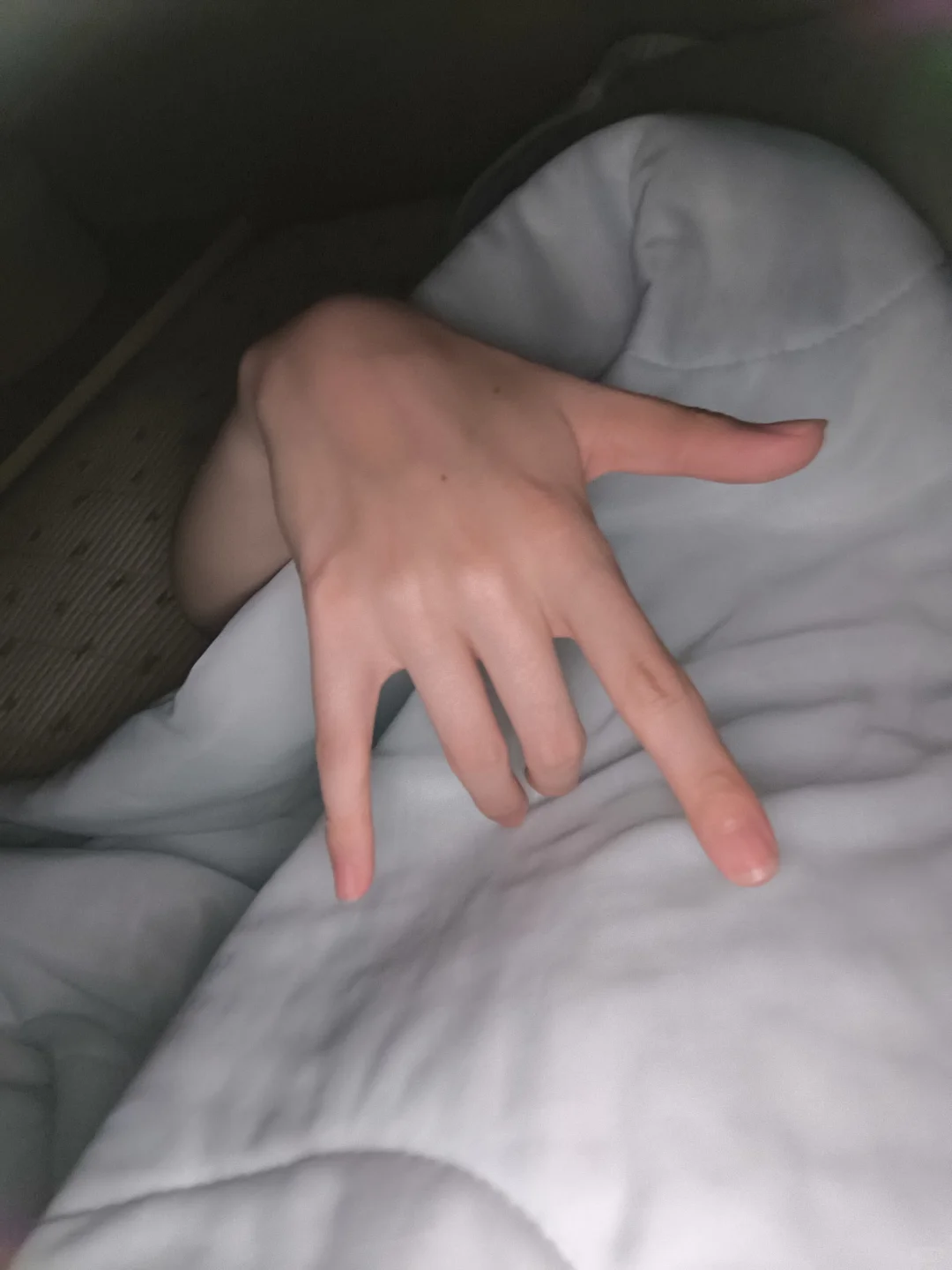 下雨了，有点湿