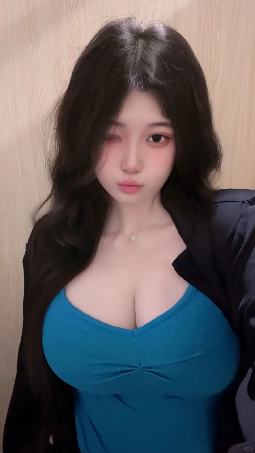 幸福它永远满座。