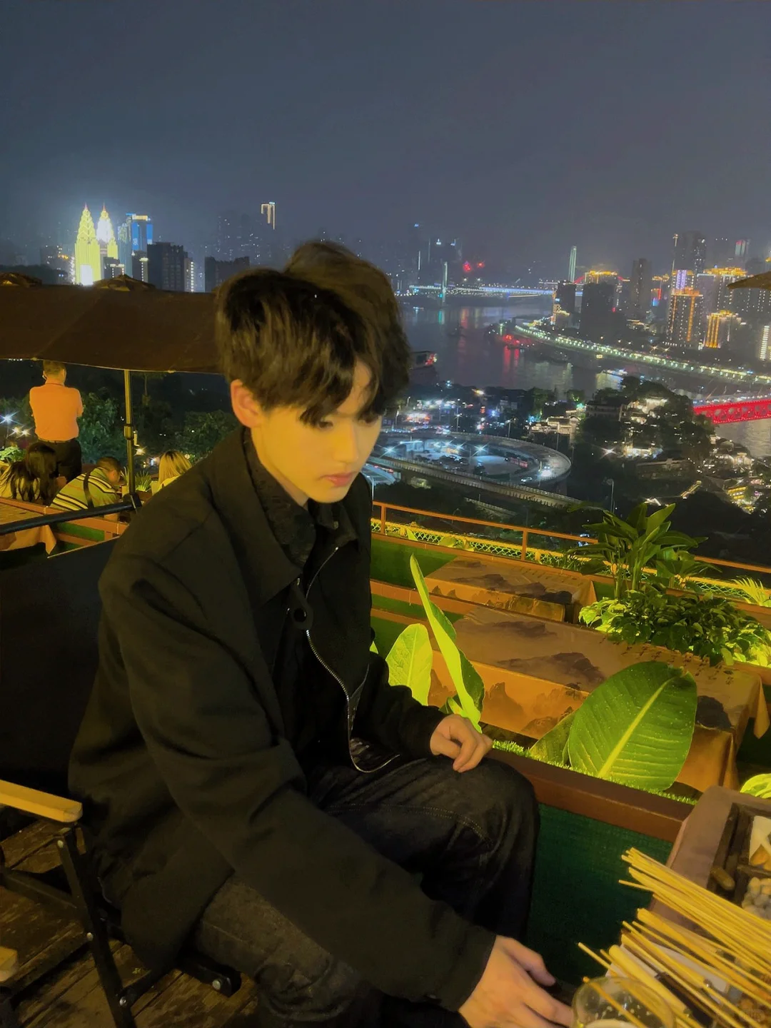 看夜景的正确方式是这样📸