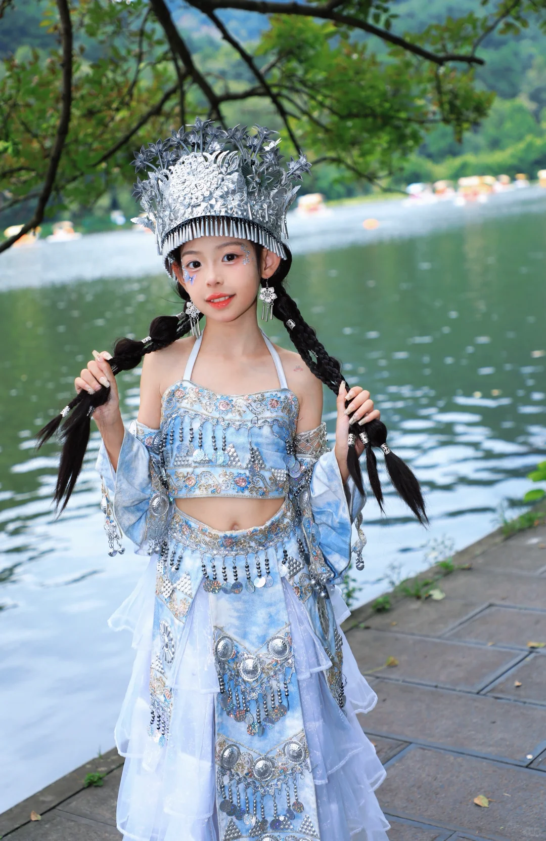 原图直出的苗族女孩👧