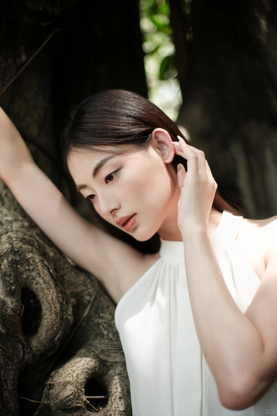 刚签约就同行问爆的女模～看看长什么样？
