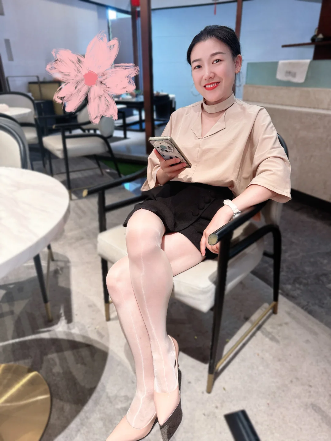 通勤𝐎𝐎𝐓𝐃|白色丝袜与黑色裸色的碰撞