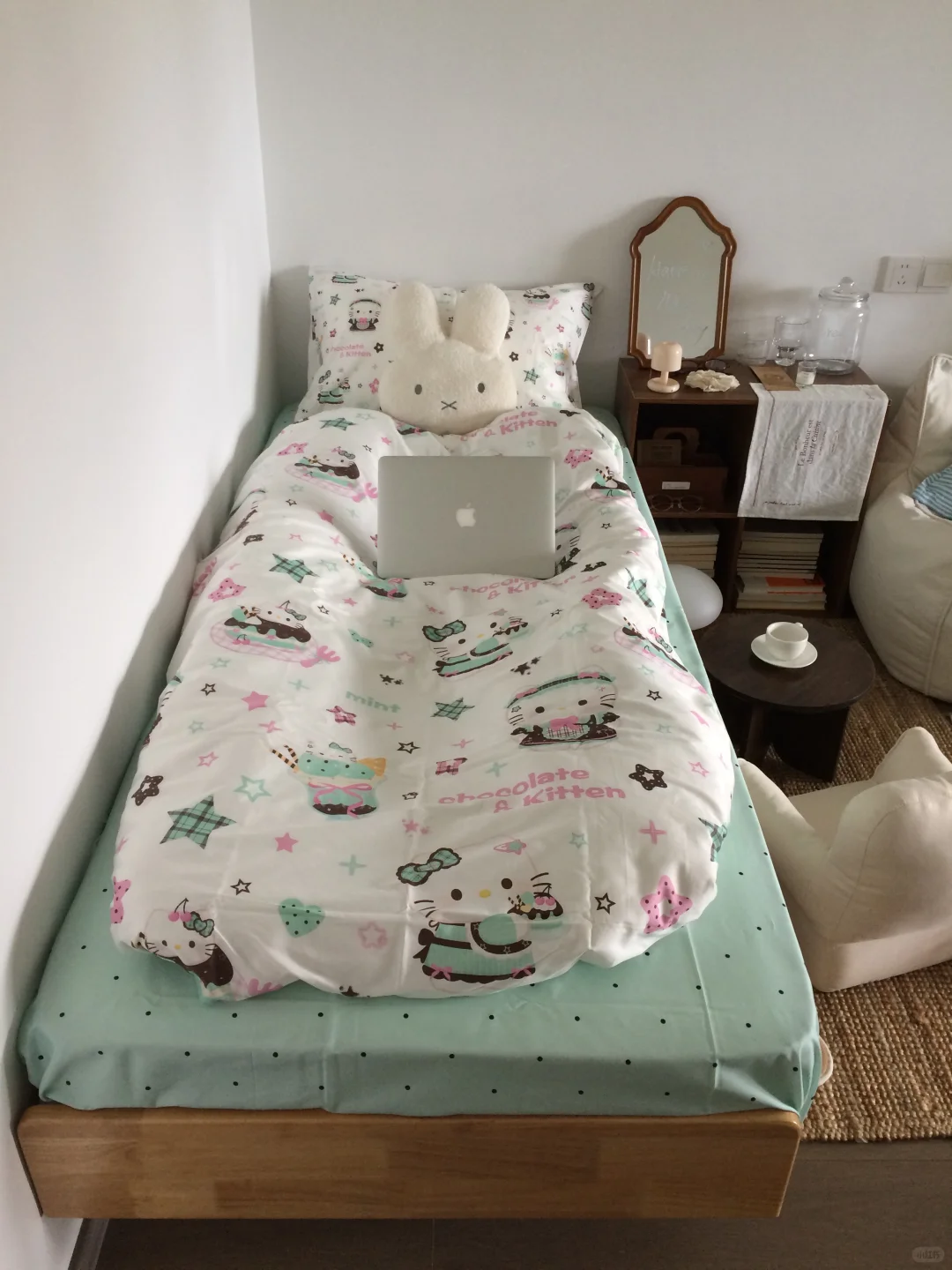 给高中生妹妹准备的小卧室