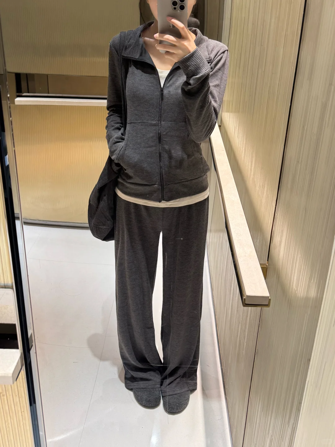 早秋灰色系套装～简约慵懒感！