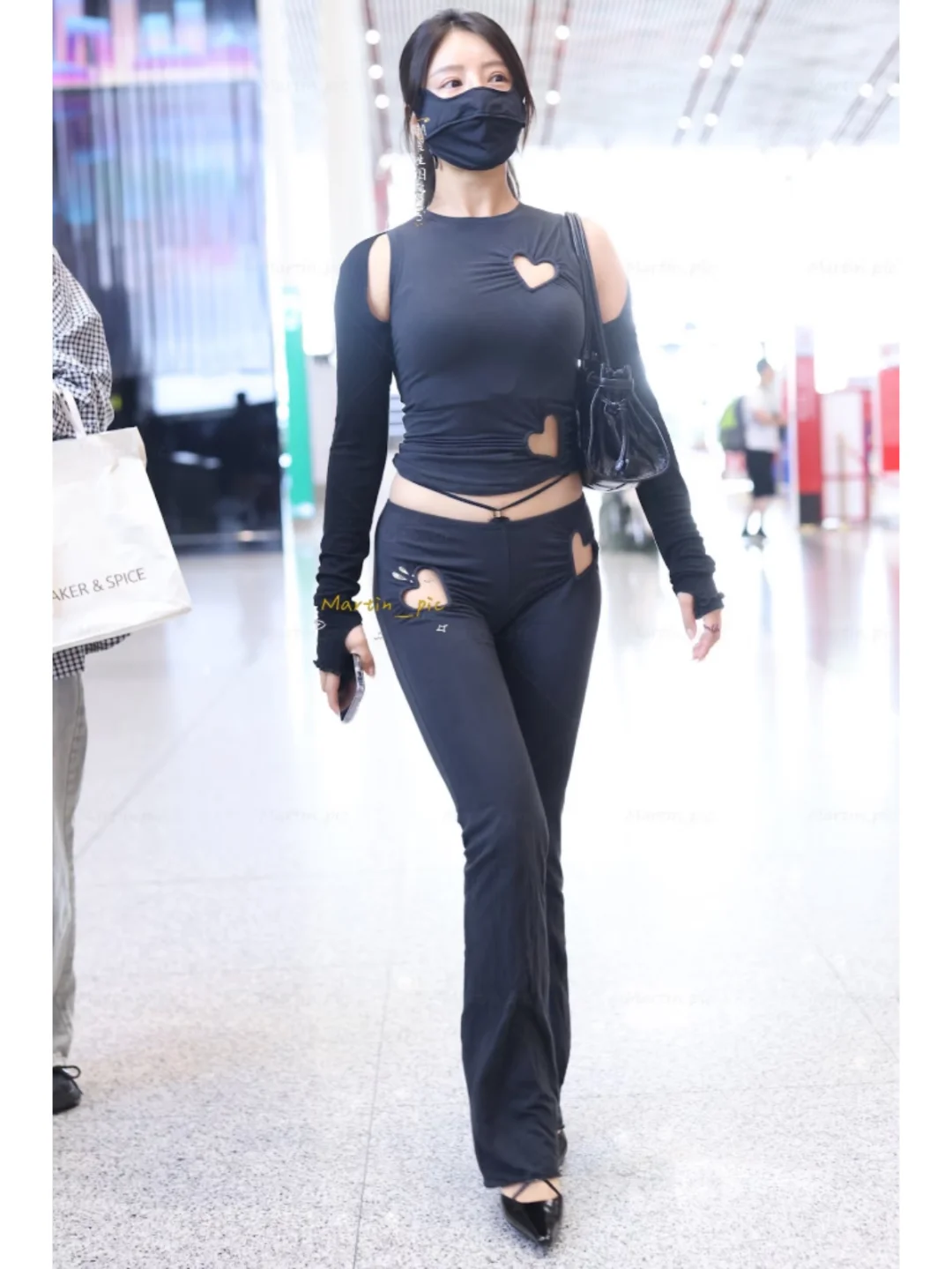 赵奕欢一看就是健身房常客‼️这身材曲线