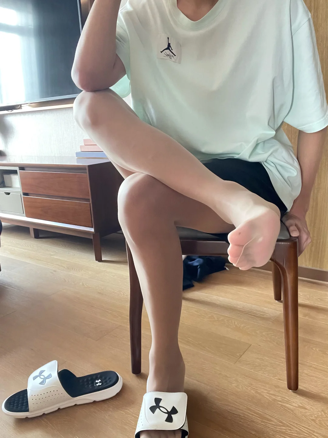 男生肉丝配凉鞋 夏日清爽穿搭