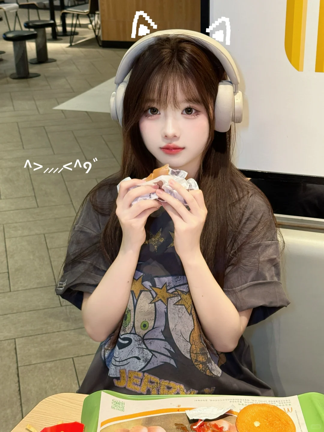 谁给我馒头谁给我拳头我会记得清清楚楚💢