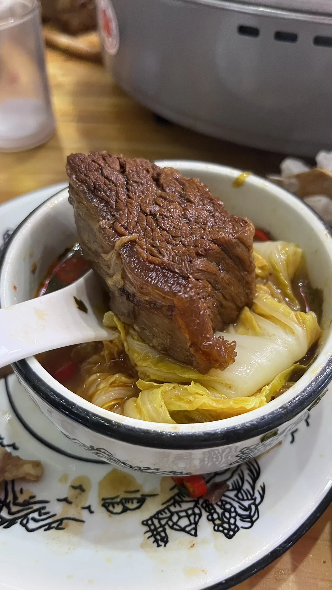 女孩子出门要注意防范啊