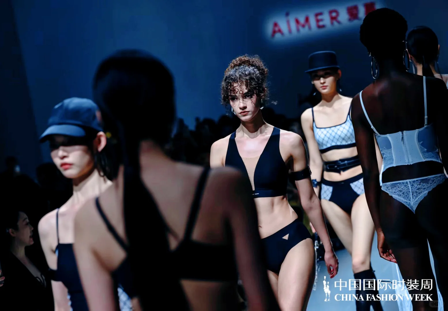 爱慕T台秒变大型种草现场