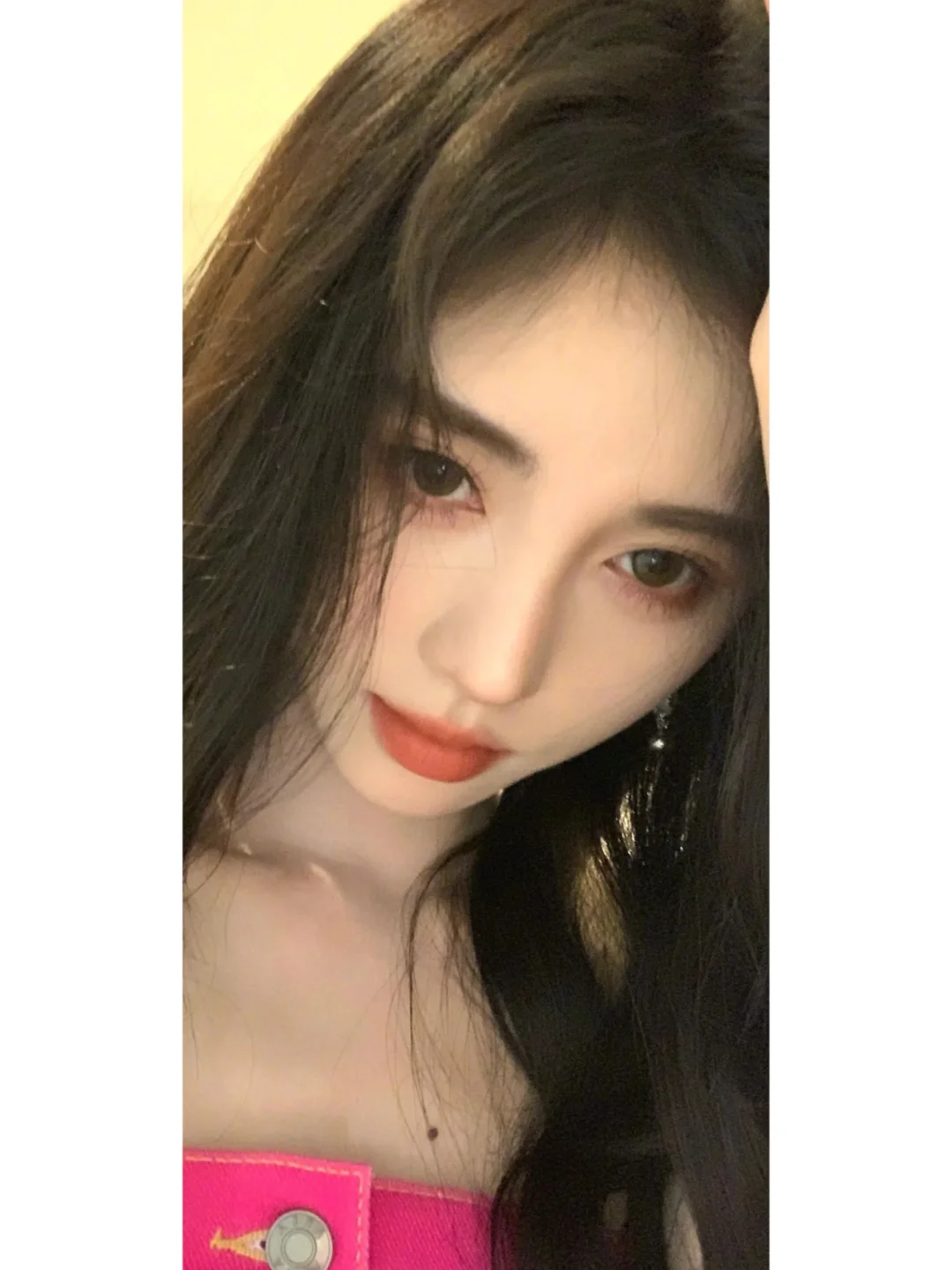 鞠婧祎的怼脸对视，真的坚持不住！