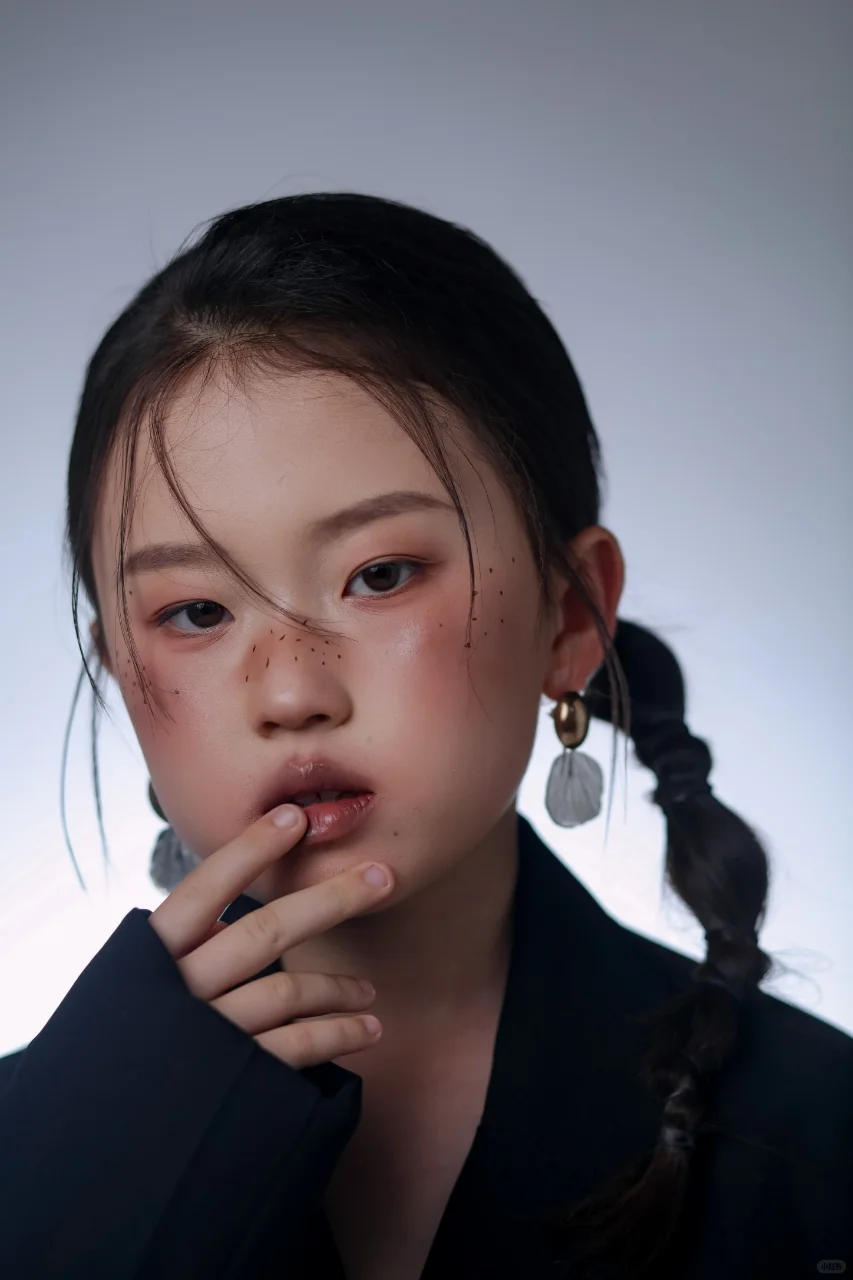 酷酷的小女孩写真