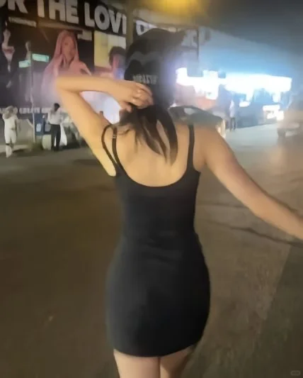 欧阳娜娜真的从头美到脚,不愧是御姐之躯😍