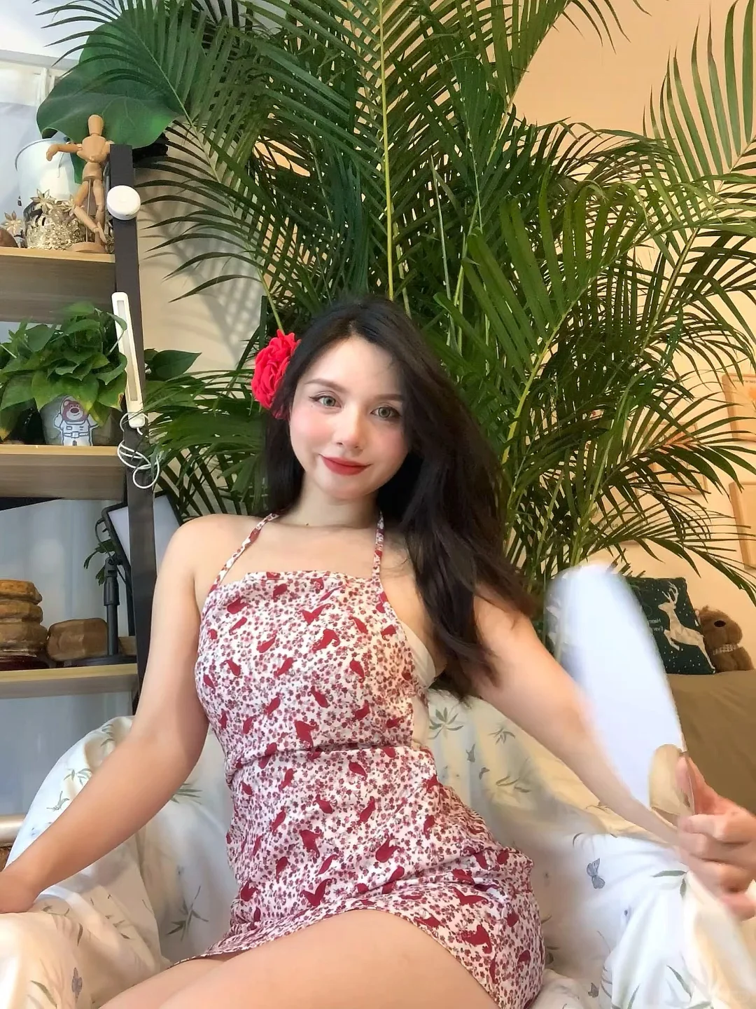 红裙｜比姐姐巴掌先到的是姐姐的香气～