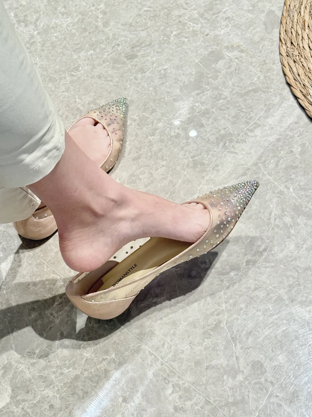 不会还有人不懂浅口鞋的性感吧?!😅😅😅