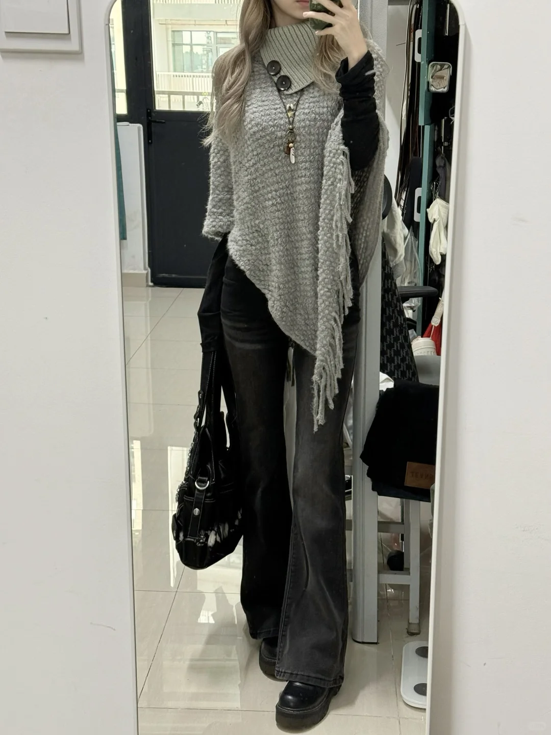 针织斗篷➕牛仔裤 初秋低饱和古早感outfit🍂