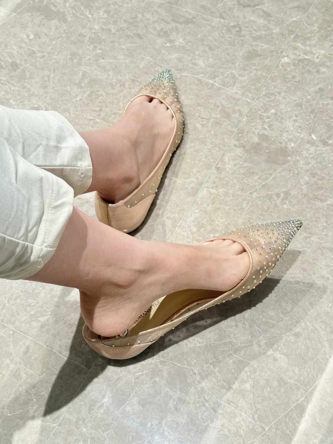 不会还有人不懂浅口鞋的性感吧?!😅😅😅