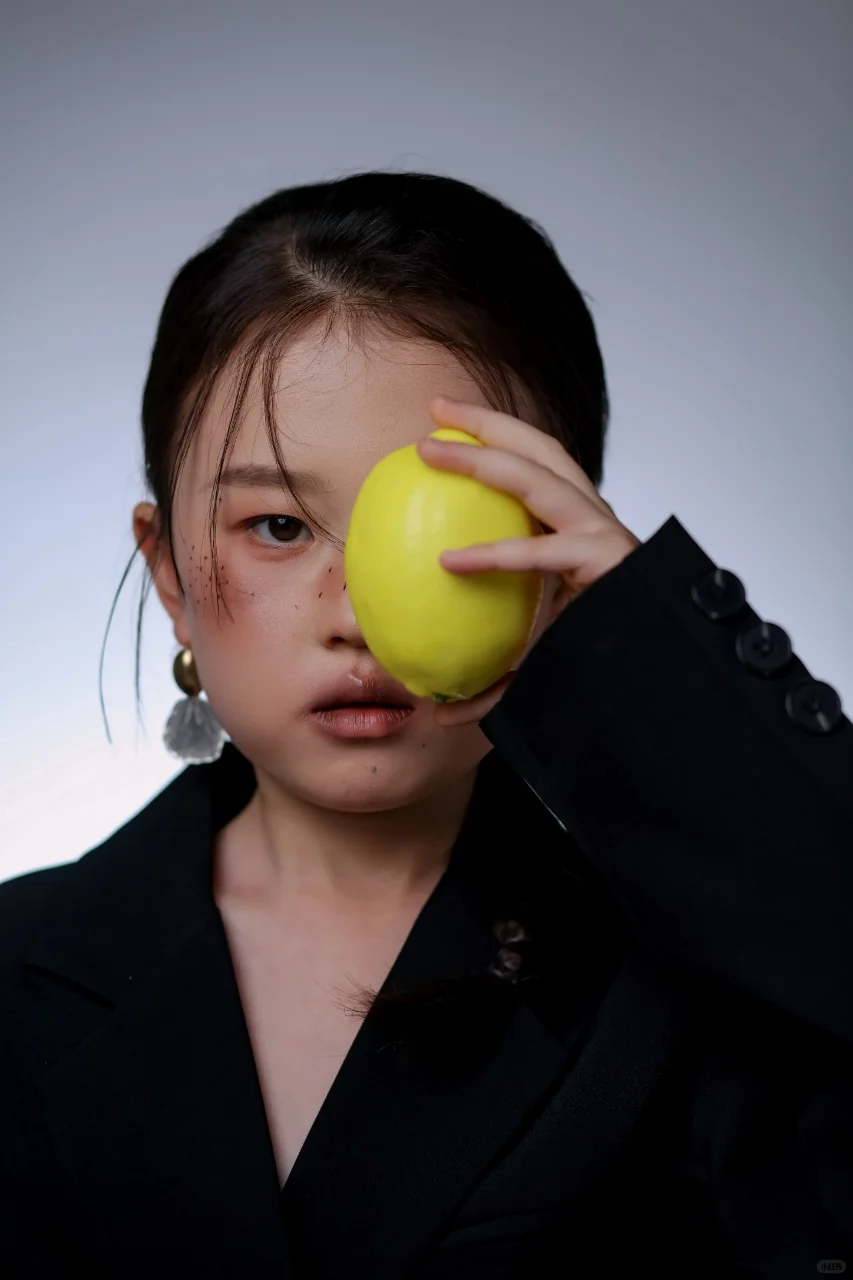 酷酷的小女孩写真