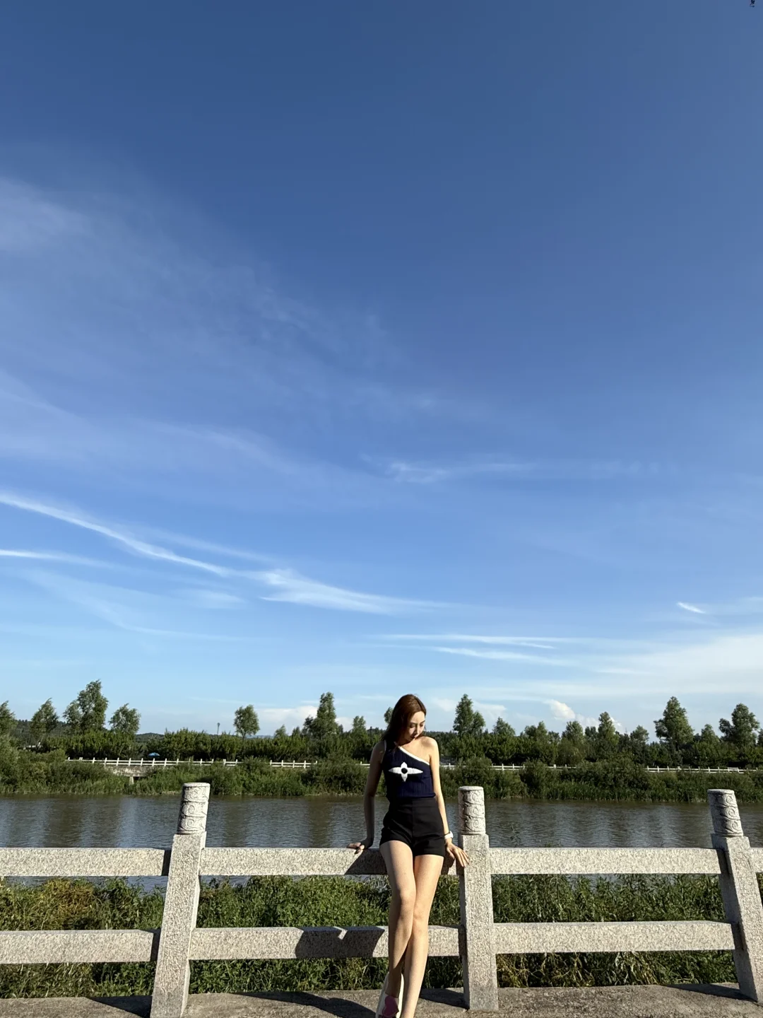 真正的性感，是头脑有光，眼里有路～