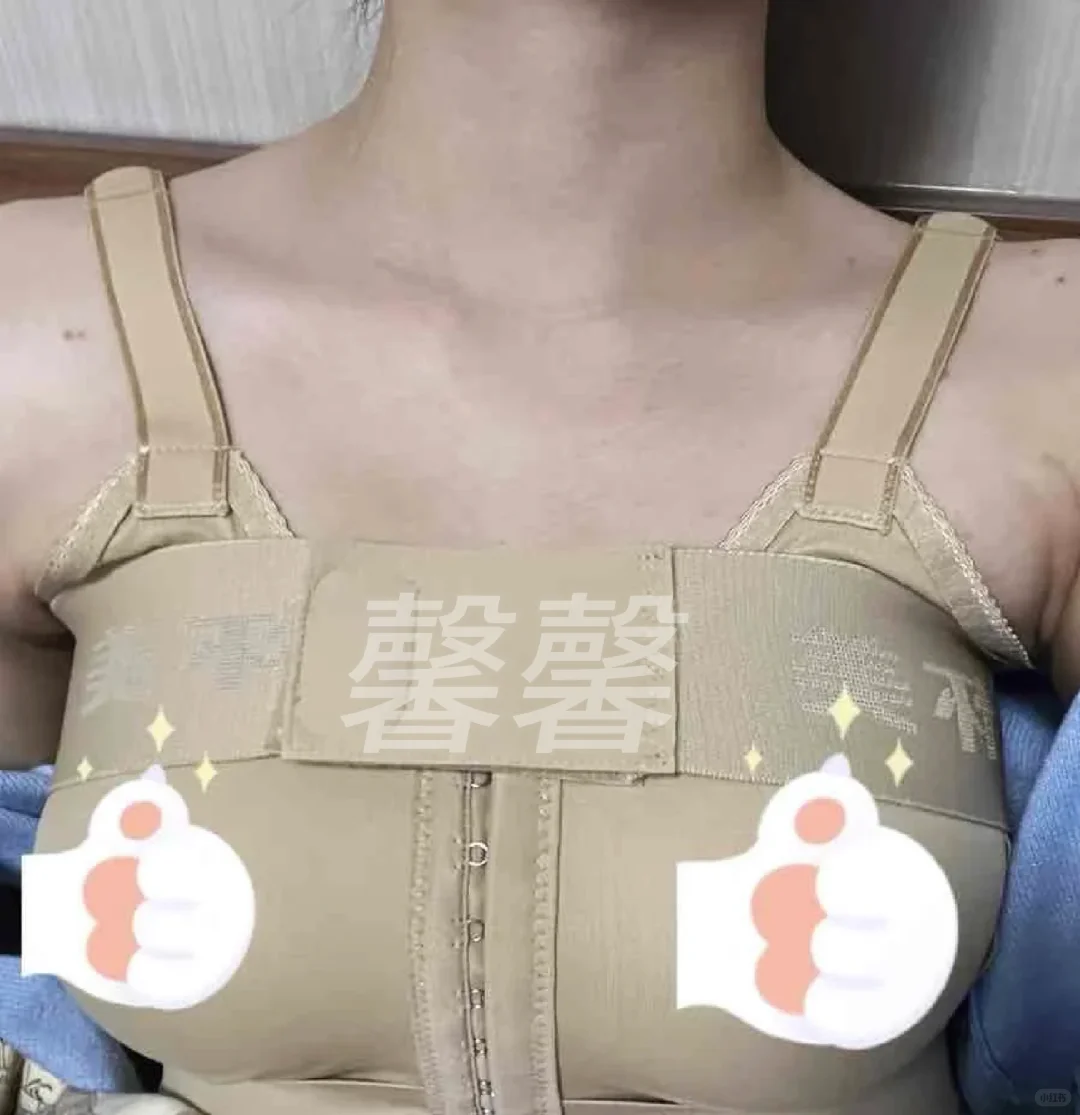 坚持穿塑胸衣