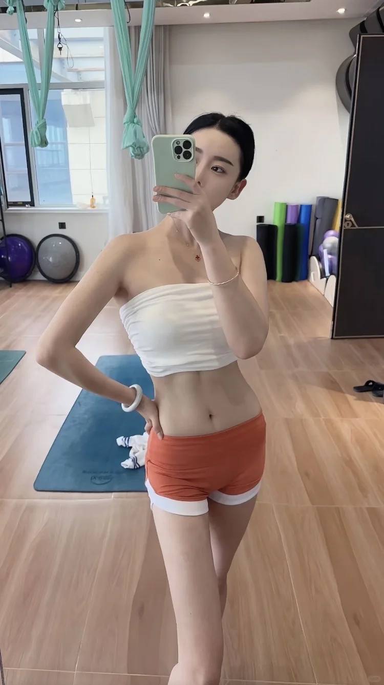 瑜伽女孩｜瑜伽是身体的运动，更是心灵的修行
