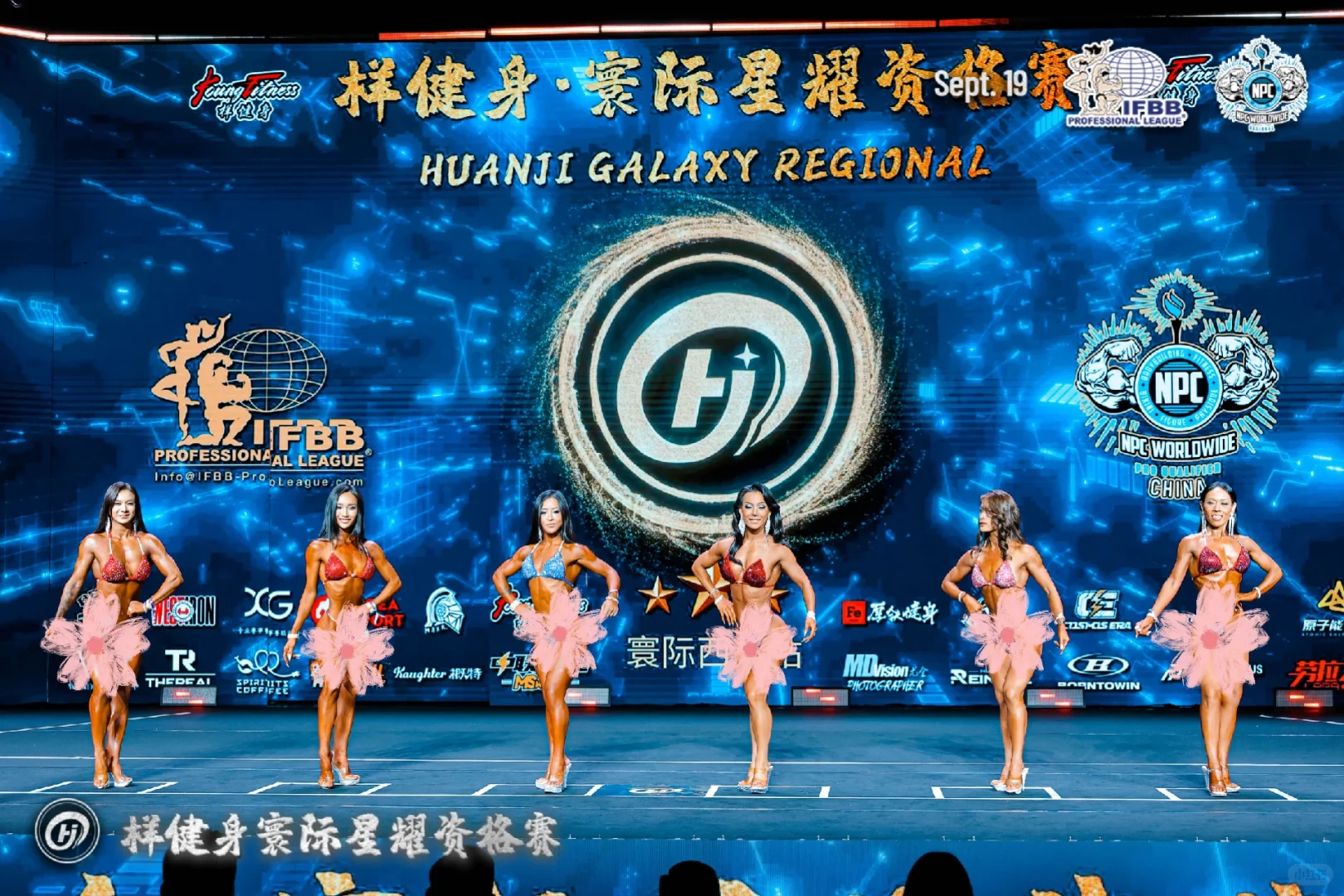 首秀夺冠🥇解说：这应该是个外籍选手😃