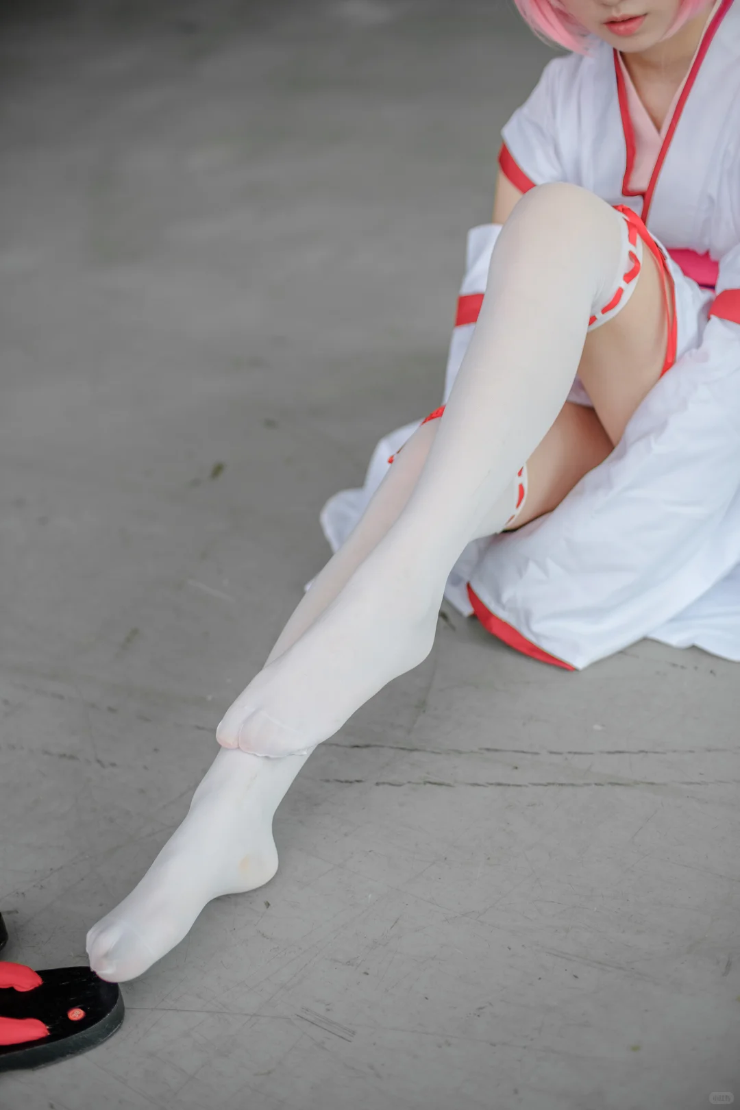 白丝巫女