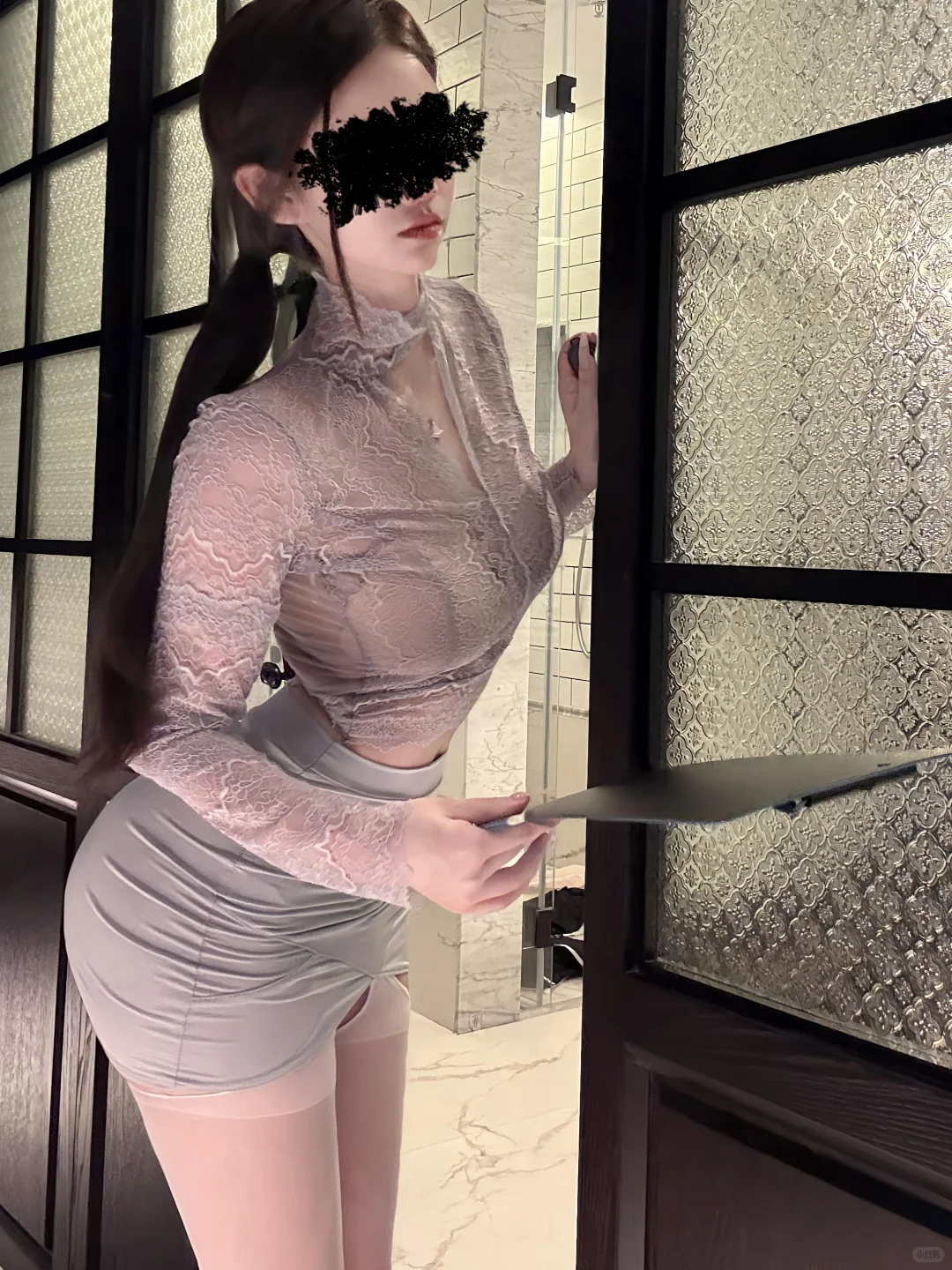 姐妹们，蕾丝+包臀裙的搭配，斩男神器来了